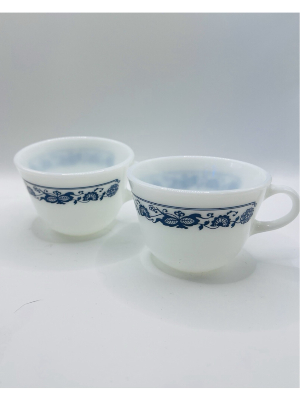 Vintage Pyrex Corning Milk Glass Old Town Blue Onion Set of 2 Coffee Tea Mug Cup